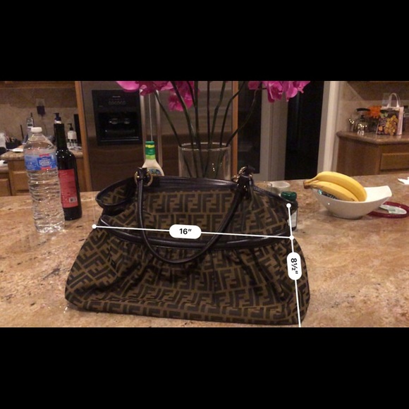 Authentic Vintage Fendi Bag - Picture 4 of 7